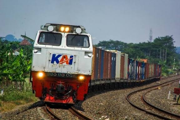 Gebrakan Logistik Pangan: KAI Logistik Uji Coba Kereta Barang Banyuwangi-Jakarta