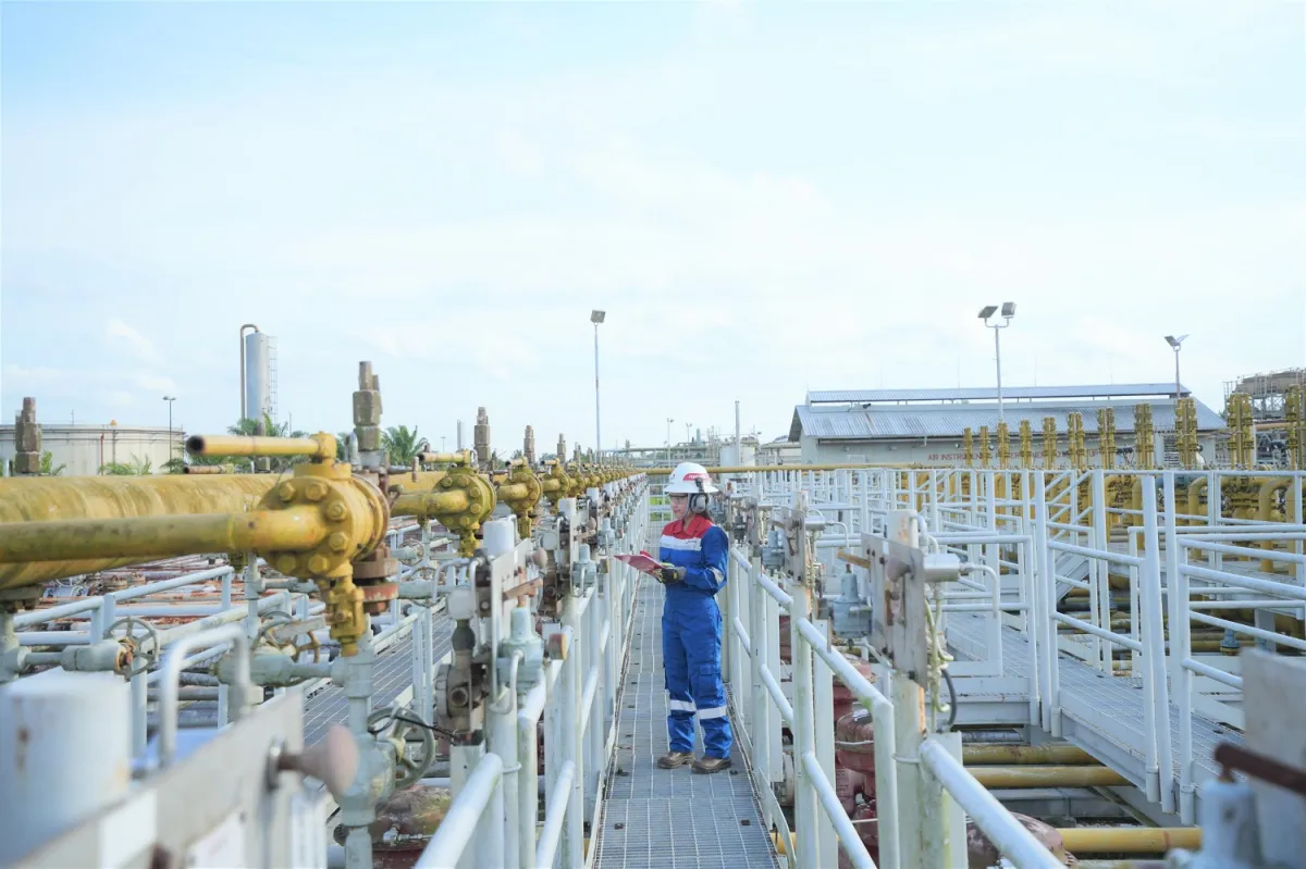 Produksi Sumur N-317L PHSS melonjak dari 72 menjadi 159 BOPD setelah teknologi surface desander mengatasi kendala pasir.