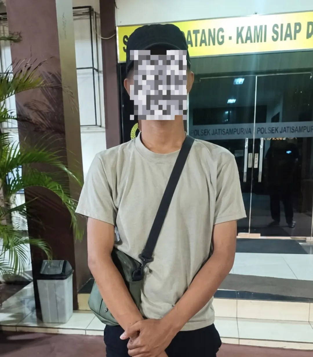 Dugaan pencurian kucing Persia Longhair di Jatisampurna viral di media sosial. Polisi mengamankan terduga pelaku, sementara kucing masih dicari.