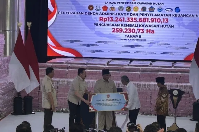 Presiden Prabowo menyaksikan Kejagung dan Satgas PKH menyerahkan Rp13,2 Triliun ke kas Negara
