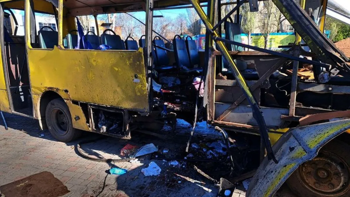 Bus yang dihantam bom Rusia