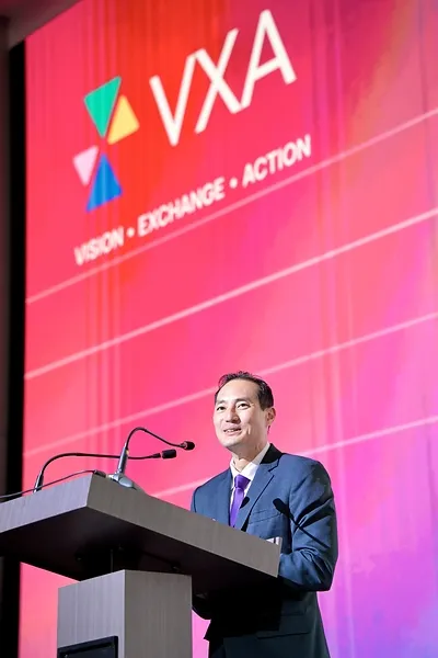 Tan Kiat How, Menteri Senior Singapura, Kementerian Pembangunan dan Informasi Digital, menyampaikan sambutan sebagai Tamu Kehormatan dalam VXA Preview dan peluncuran ARC Singapore. Tan Kiat How, Menteri Senior Singapura, Kementerian Pembangunan dan Informasi Digital, menyampaikan sambutan sebagai Tamu Kehormatan dalam VXA Preview dan peluncuran ARC Singapore.