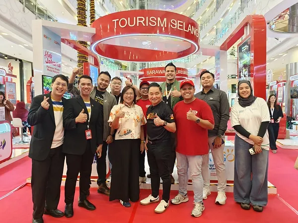 Perwakilan Tourism Selangor berfoto bersama di Pameran Kesehatan Malaysia (MHX) Indonesia 2026 di Jakarta, mempromosikan inisiatif Heal & Explore. Perwakilan Tourism Selangor berfoto bersama di Pameran Kesehatan Malaysia (MHX) Indonesia 2026 di Jakarta, mempromosikan inisiatif Heal & Explore.