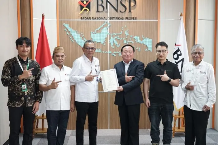 Perkuat Kompetensi Halal Internasional, 60 Orang dari 5 Lembaga Luar Negeri Terima Sertifikat BNSP