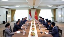 Presiden RI Prabowo Subianto melakukan pertemuan bilateral dengan Presiden Vietnam, Jenderal Luong Cuong di Swissotel, Lima, Peru. (Dok. Tim Media Prabowo)