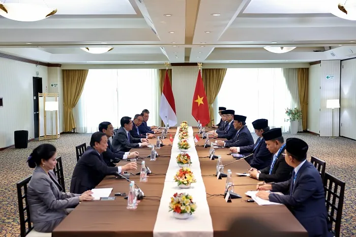 Di Peru, Inilah Momen Presiden Vietnam Jenderal Luong Cuong Ajak Prabowo Subianto Foto Bersama