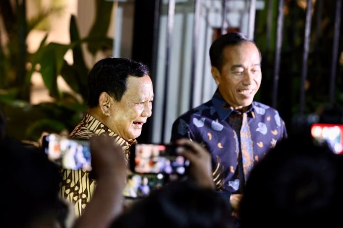 Saat Jokowi berkunjung ke kediaman Presiden RI Prabowo Subianto pada Jumat (6/12/2024) pukul 20:00 WIB. (Dok. Tim Komunikasi Prabowo Subianto)