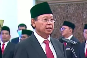 KPK Bawa 3 Koper Dokumen, 1 Kardus dan 1 Tas Jinjing Usai Geledah Rumah Milik Pengusaha Djan Faridz
