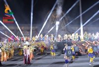 Pesta Rakyat Penutupan FORNAS VIII NTB: Masyarakat Umum Bebas Saksikan Slank dan Berbaur dengan Kontingen se-Indonesia di Eks Bandara Selaparang. (Doc.Ist)