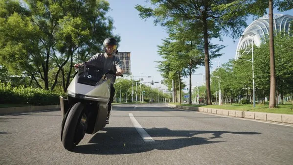 OMOWAY Raih Pendanaan Puluhan Juta Dolar AS untuk Memproduksi Massal Motor Listrik Self-Balancing Pertama di Dunia
