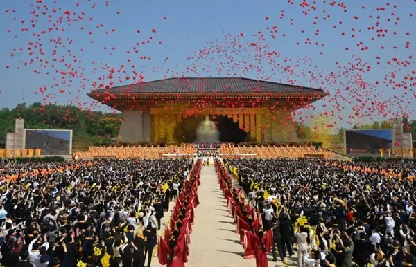 Diaspora Tionghua Dunia Gelar Ritual Bersama Menghormati Kaisar Kuning Xuanyuan di Henan