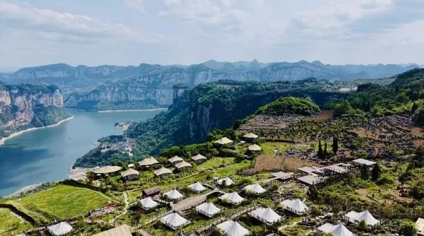 Kebangkitan Desa Pegunungan: "Homestay Economy" di Guizhou Jadi Angin Segar bagi Desa-Desa Etnik
