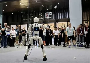 Pameran Kanton ke-139 mencetak rekor baru dalam jumlah kehadiran pembeli luar negeri