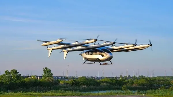AutoFlight Rampungkan Uji Terbang dengan Formasi Tiga Pesawat Berbeda, V5000 Matrix Resmi Masuki Tahap Sertifikasi Kelaikudaraan